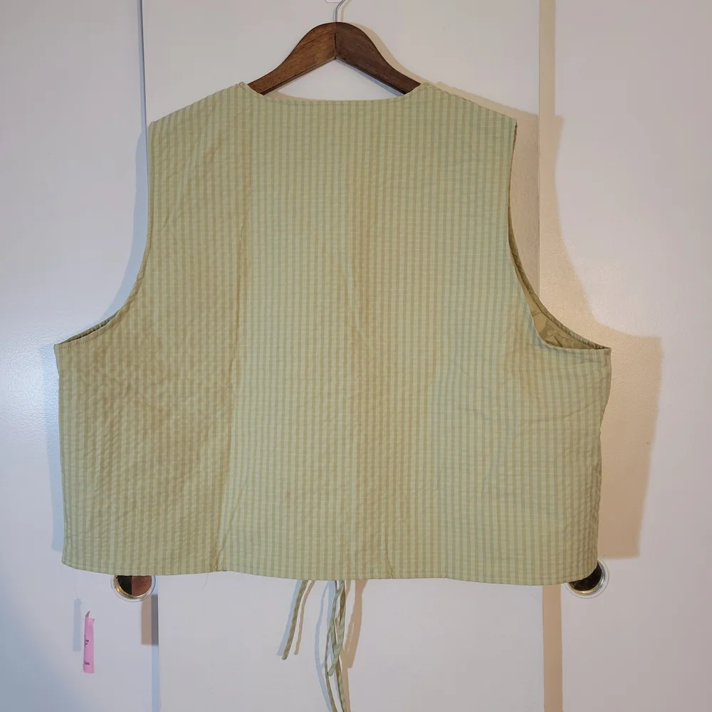 PrettyLittleThing Plus Olive Green Quilted Vest